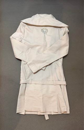 Vestido beige estilo gabardina