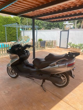 Suzuki Burgman 650 Maxi Scooter