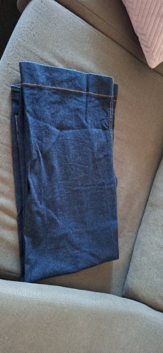 Pantalón Stradivarius D77 Talla M