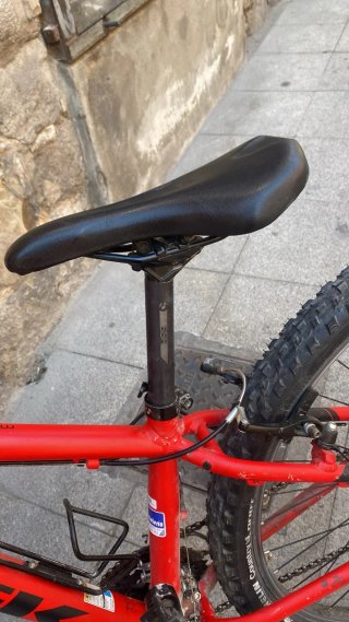 Trek Marlin 4 Roja ruedas 27.5" Último precio