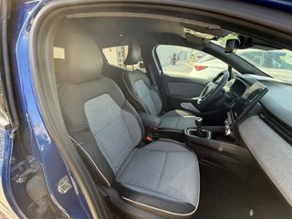 CUOTA 240€ - Renault Clio 2025 techno EcoG 100cv