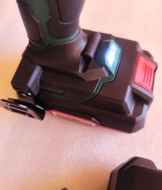 Taladro Parkside 20V + Batería 2Ah + Cargador