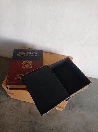 Caja-baul libro Don Quijote y Rimas