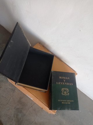 Caja-baul libro Don Quijote y Rimas