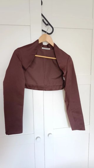 Vestido de fiesta y bolero marrón