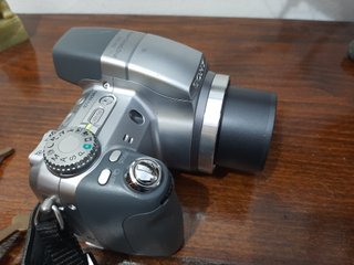 Cámara Sony Digital SteadyShot DSC-H2