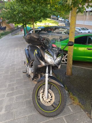 Honda Varadero 125 XL bicilíndrica