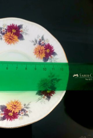 Taza y plato Royal Sutherland
