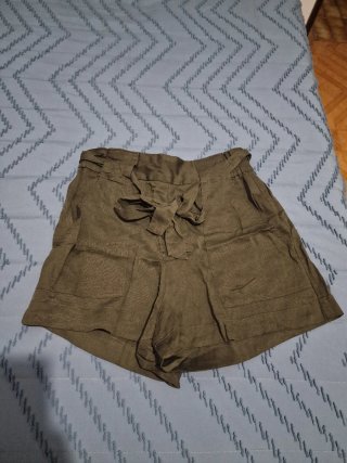 Calções H&M verde caqui com cordão