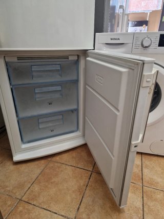 Oferta pack Nevera marca AEG altura 2 metro.