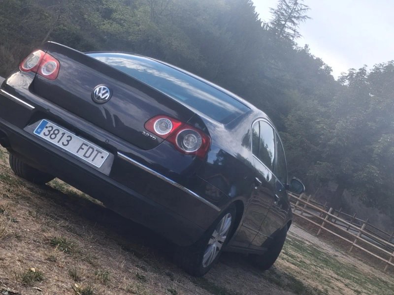 Volkswagen Passat 2006 - foto 1