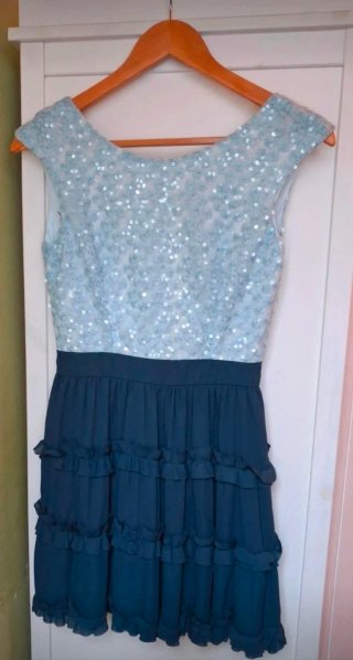 Vestido corto lentejuelas espalda  V MARIBEL RUIZ