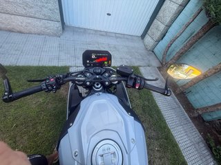 BMW S1000R nardo roja unica con estos colores