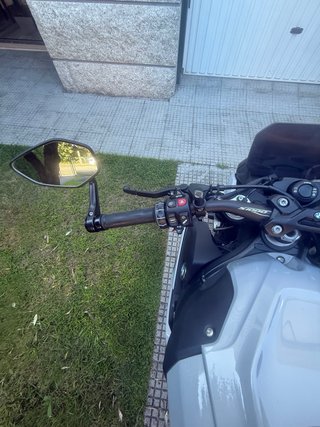 BMW S1000R nardo roja unica con estos colores