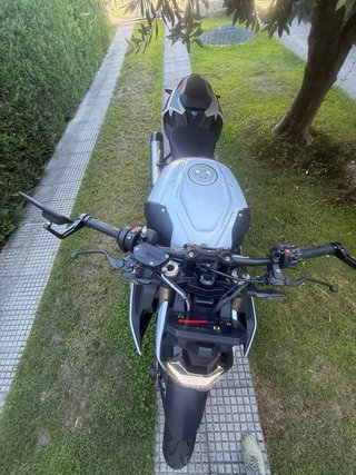 BMW S1000R nardo roja unica con estos colores