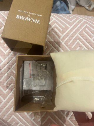 Reloj Brownie plateado