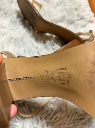Sandalias Massimo Dutti Beige y Doradas Tacon