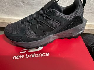 New Balance Tektrel Scarpe Uomo Nere/Grigie