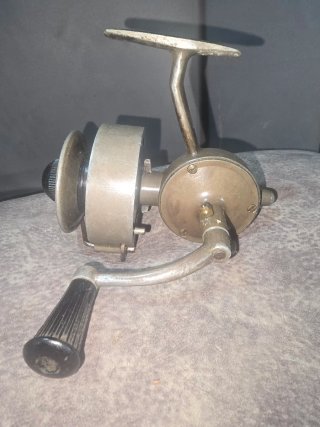 Carrete de pesca antiguo