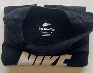 camiseta negra de nike