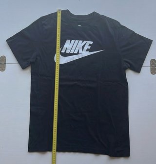 camiseta negra de nike