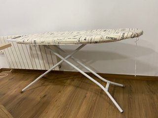 Tabla de planchar con funda estampada