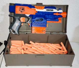 Pistola Nerf Elite Stryfe + Caja Munición