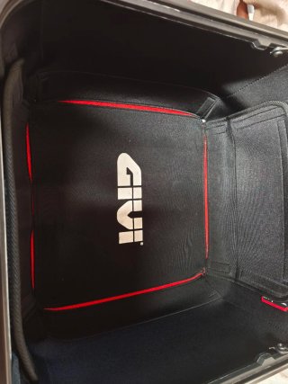 Baúl Topcase Givi