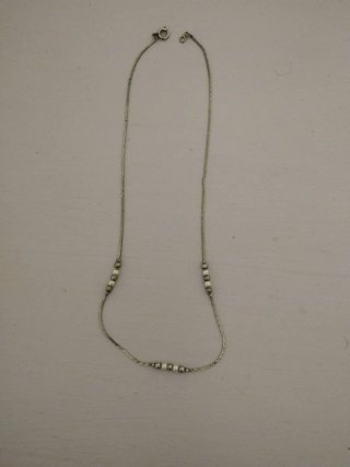 Gargantilla de plata con cuentas