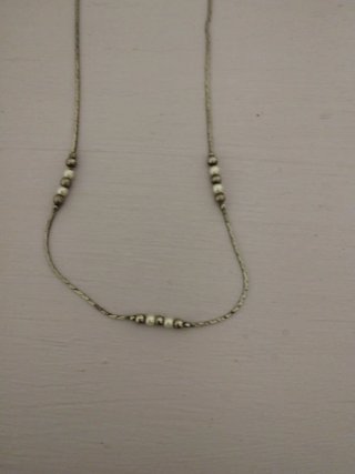 Gargantilla de plata con cuentas