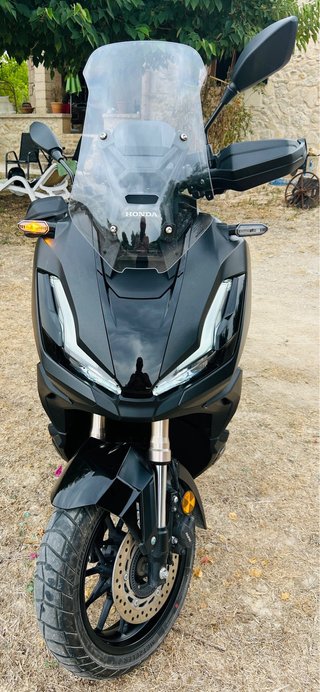 Honda ADV 350 Adventure Negra!