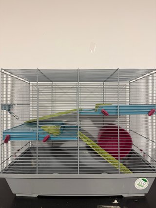 Jaula para hámster con accesorios