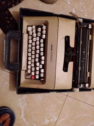 Máquina de escribir Olivetti Lettera 35