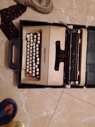 Máquina de escribir Olivetti Lettera 35