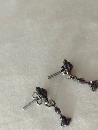 Pendientes niña flor con piedras moradas