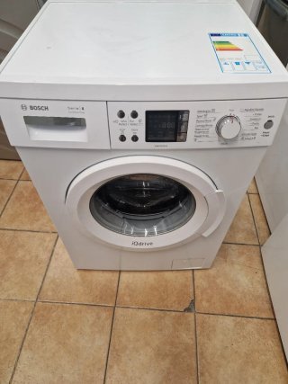 Lavadora carga frontal marca Bosch 8 kg 1200.