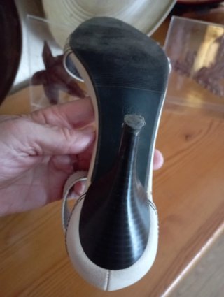 Zapatos de tacón Pin up blancos