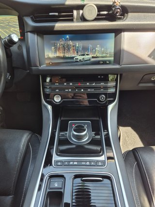 Jaguar XF 2018