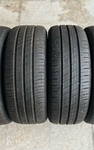 195/45/16 GoodYear Efficient Grip Performance