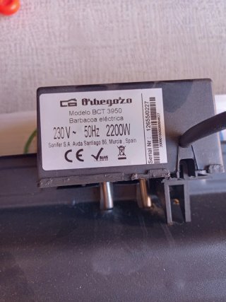 Barbacoa Eléctrica Negra y Plateada