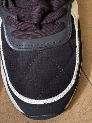 Zapatillas Zara Negras y Blancas