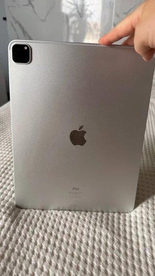 iPad Pro 12.9 M1 256GB + Teclado Ruso/Inglés + Pen