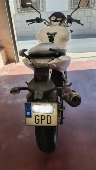 Hyosung GT250i Blanca + 2º motor 250