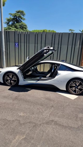BMW i8 2015