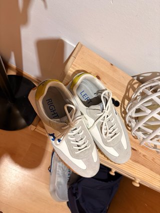 Zapatillas Willot grises y blancas