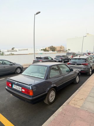 BMW e30 318is