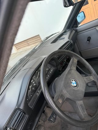 BMW e30 318is