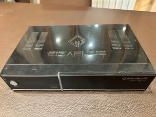 Receptor Satélite GigaBlue UHD Trio 4K