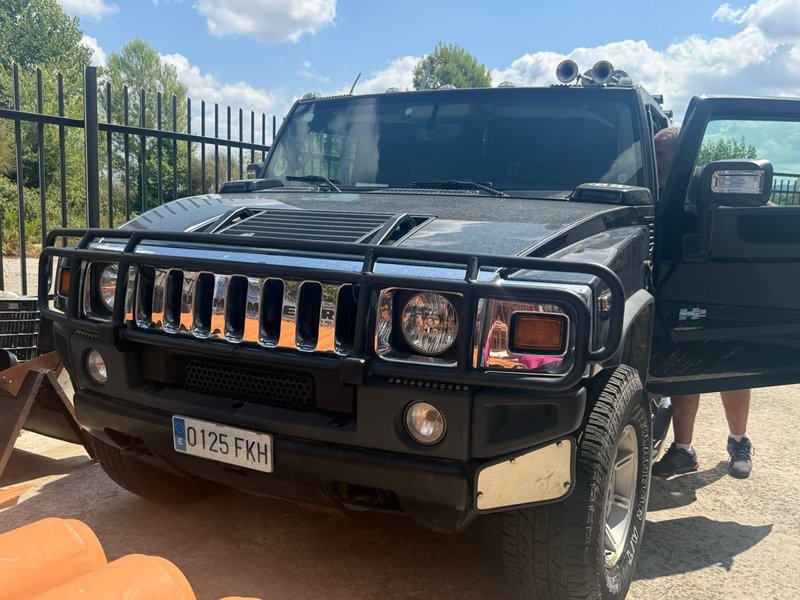 Hummer H2 - foto 1