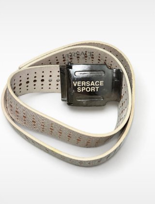 Cinturón Versace Sport de piel perforada